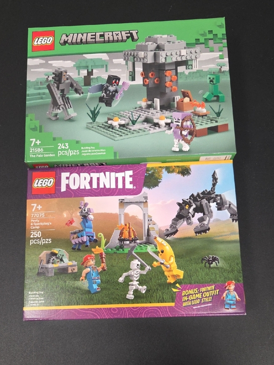 Lego Other - LEGO Minecraft & Fortnite Building Set Bundle - Green, Purple, Gray